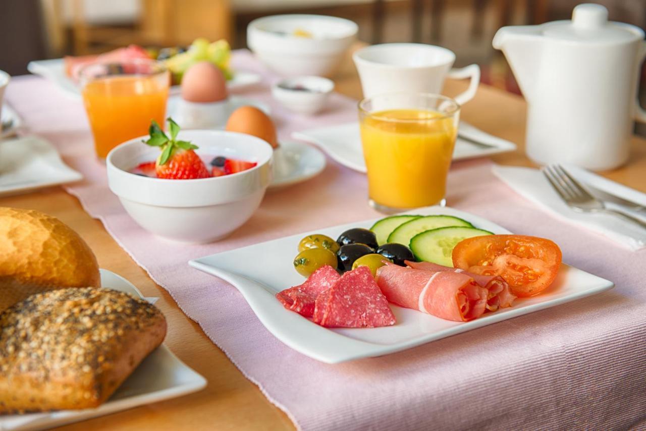 Home Hotel ดอร์ทมุนด์ ภายนอก รูปภาพ